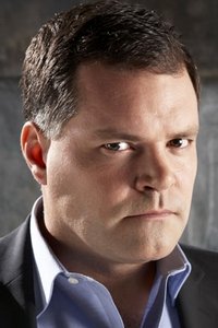 الممثل Aaron Douglas