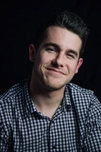 المخرج Aaron Mirtes