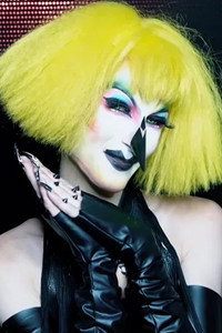 الممثل Abhora