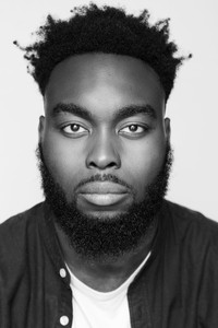الممثل Abraham Popoola