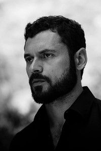 الممثل Adan Canto