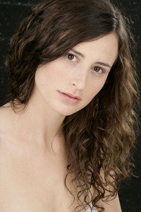 الممثل Adi Bielski