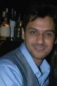 المخرج Aditya Datt