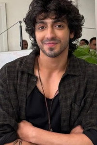 الممثل Ahaan Panday