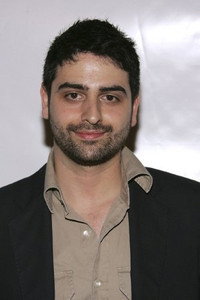 المخرج Alex Merkin