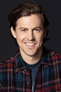 الممثل Alex Moffat