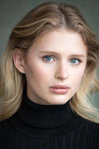 الممثل Alexandra Beaton