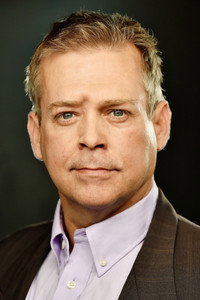 الممثل Allen Burns