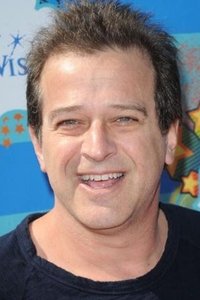 الممثل Allen Covert