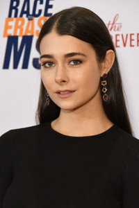 الممثل Allison Paige