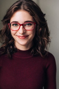 الممثل Alyssa Marvin