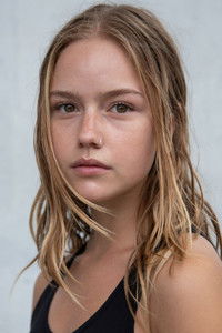 الممثل Amélie Hoeferle
