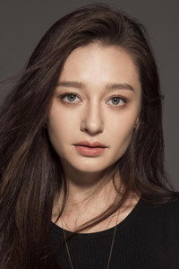 الممثل Anita Yoo