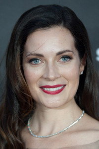 الممثل Annie Maynard