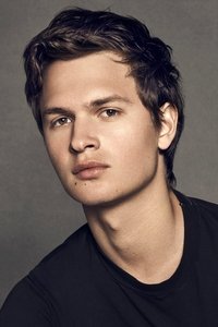 الممثل Ansel Elgort