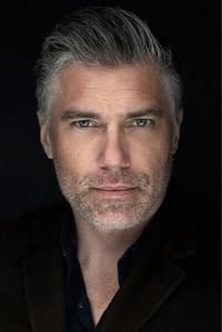 الممثل Anson Mount