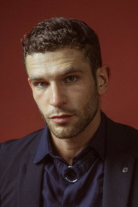 الممثل Arnaud Valois
