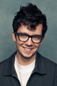 الممثل Asa Butterfield