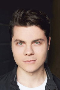 الممثل Atticus Mitchell