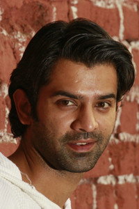 الممثل Barun Sobti
