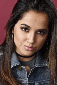 الممثل Becky G