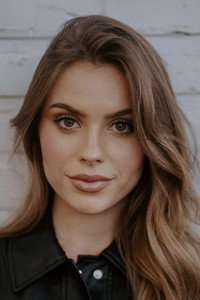 الممثل Billie Rae Brandt