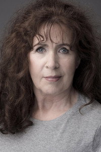 الممثل Bríd Ní Neachtain