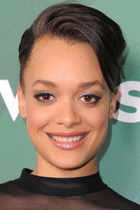 الممثل Britne Oldford