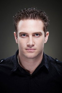 الممثل Bryce Papenbrook