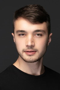 الممثل Burak Dakak