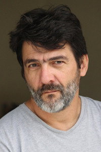 الممثل César Troncoso