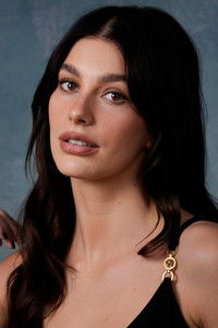 الممثل Camila Morrone