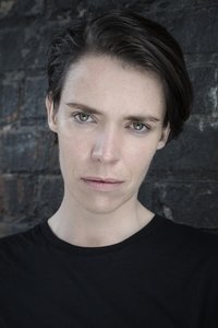 الممثل Caoilfhionn Dunne