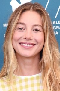 الممثل Charlotte Vega