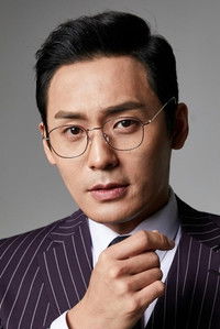 الممثل Choi Dae-hoon
