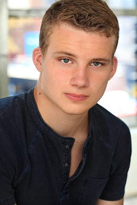 الممثل Chris Gray