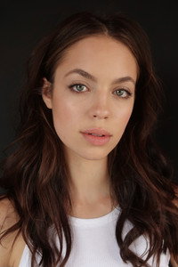 الممثل Claudia Sulewski