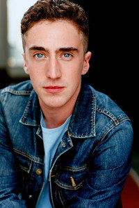 الممثل Cody Sloan
