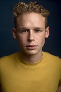الممثل Cole Doman
