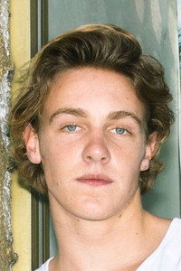 الممثل Cooper van Grootel