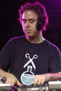 الممثل Cut Chemist