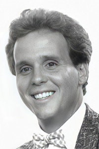 الممثل Dan Monahan