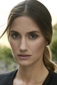 الممثل Danica Curcic