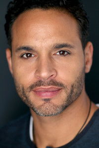 الممثل Daniel Sunjata
