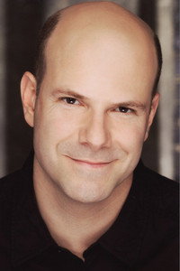 الممثل Darrin Baker