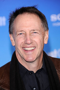 المخرج Dennis Dugan