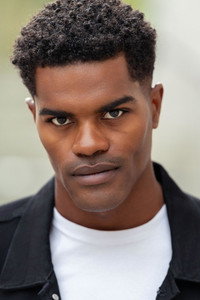 الممثل Derrick J. Smith