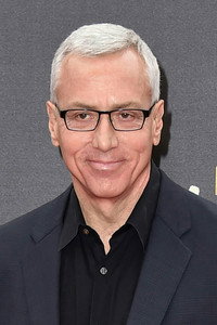 الممثل Drew Pinsky