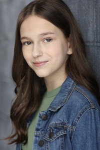 الممثل Elizabeth Kaluev