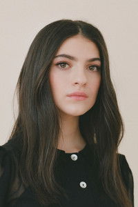الممثل Ella Rubin